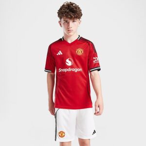 Manchester United 25/26 home jersey for kids — official Adidas youth kit in red with black details, featuring club crest and Adidas logo, available for worldwide shipping